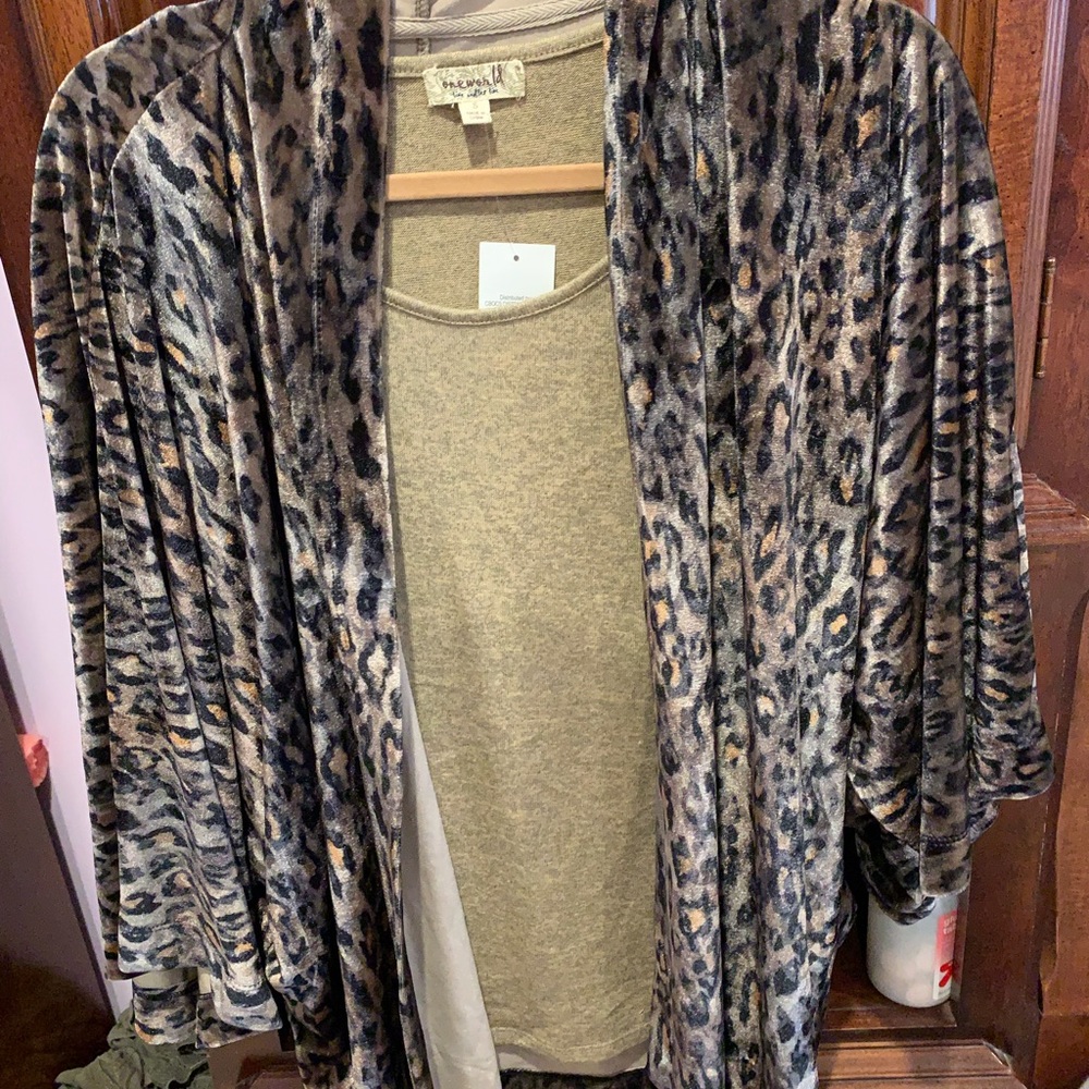 Leopard 2 piece sweater set size S